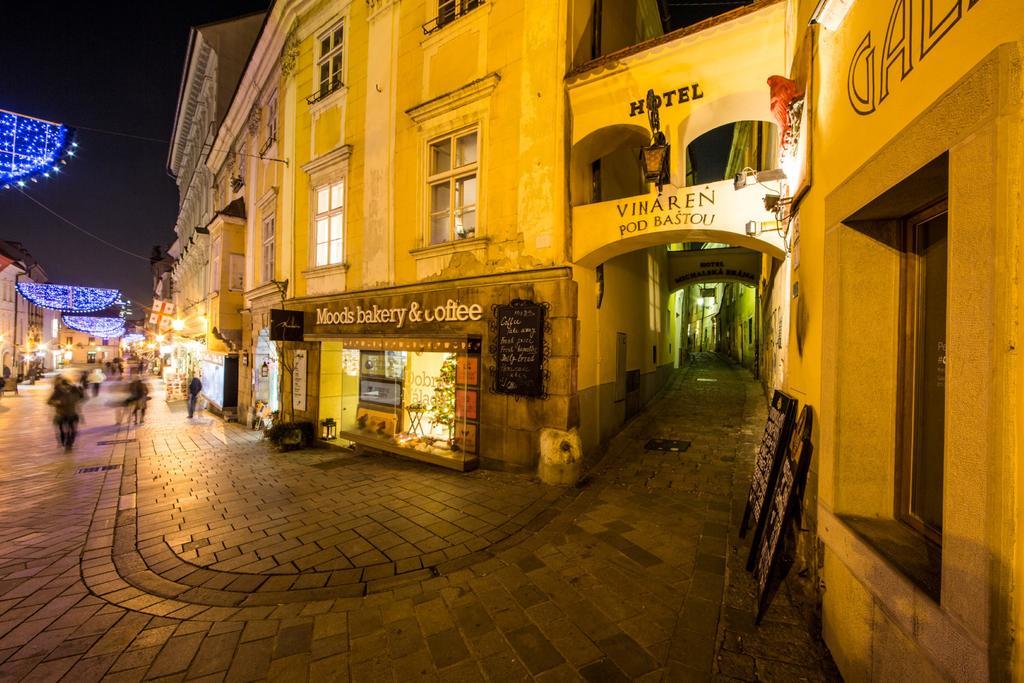 Aplend City Bastova 1 Bratislava Eksteriør billede