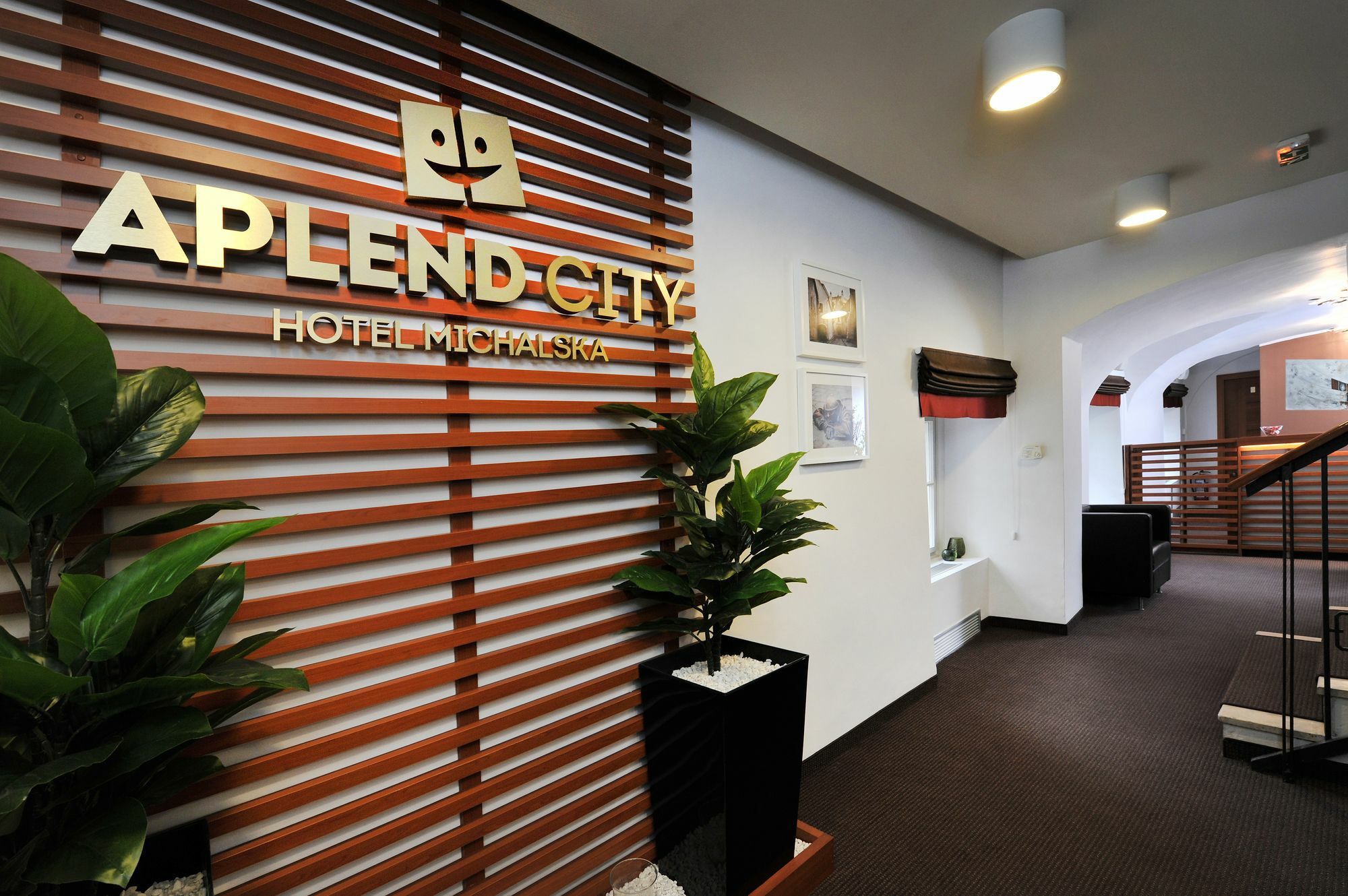 Aplend City Bastova 1 Bratislava Eksteriør billede